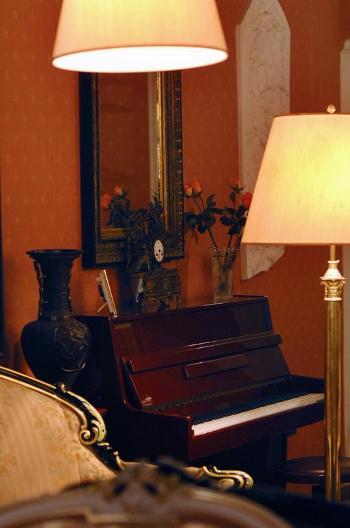 Residenza Frattina Hotel Rome Exterior photo